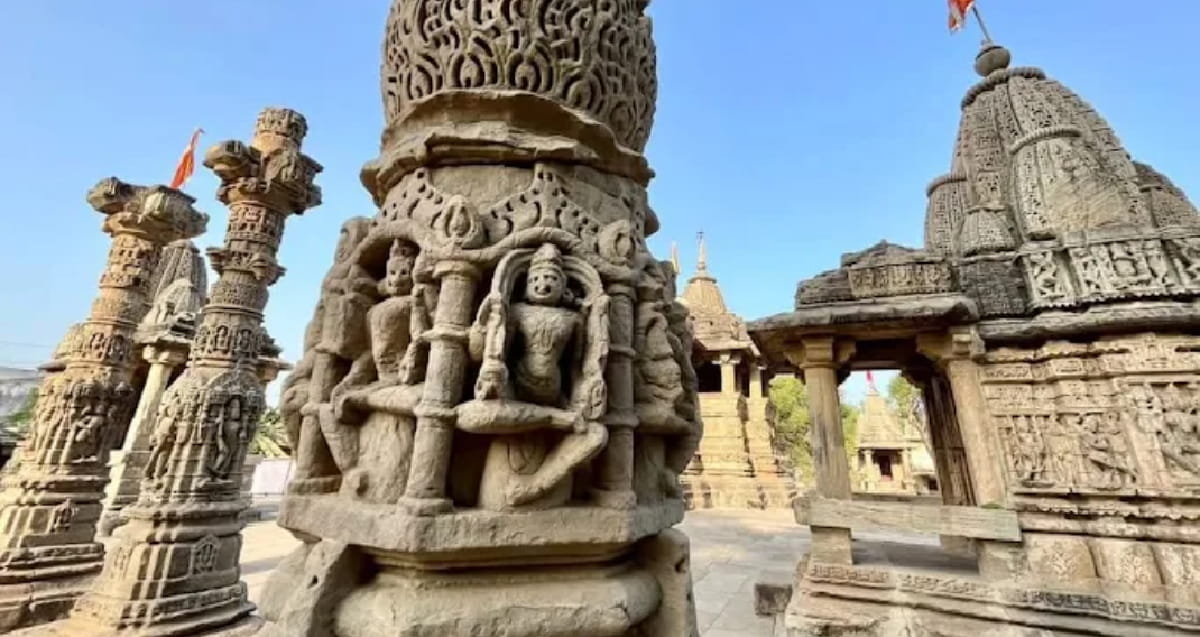 Jasmalnathji Mahadev Temple carved pillars detail, Asoda Mehsana Gujarat